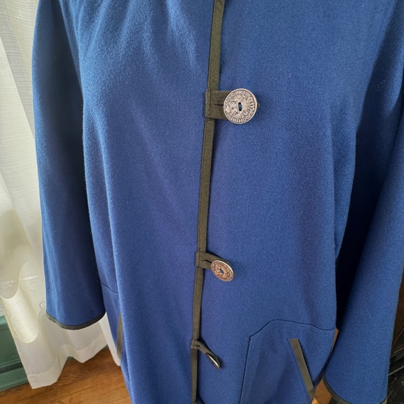 Vintage 80s coat, cobalt blue, kaki suede details, flutter sleeves, Salko - Picture 14 of 15